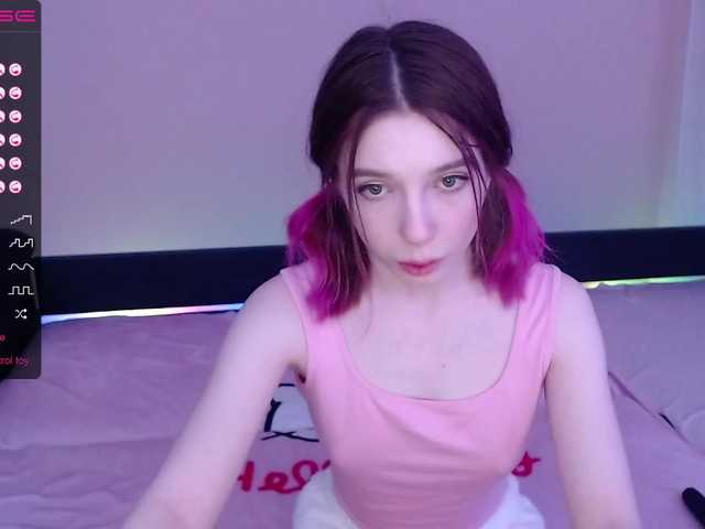Live sex webcam photo for soft-lil-girl #272908788