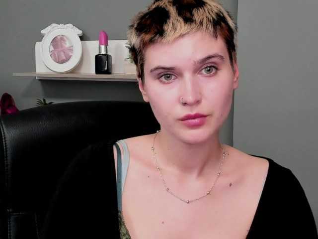 Live sex webcam photo for soft-sarah #290990935