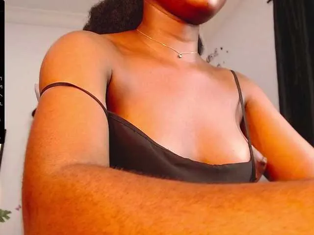 Live sex webcam photo for soft-tease #276100090