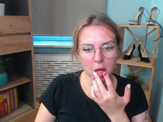 Live sex webcam photo for soft-zoey #275684505