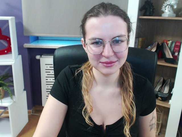 Live sex webcam photo for soft-zoey #290619785