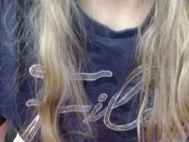 Live sex webcam photo for soft-zoey #292225998