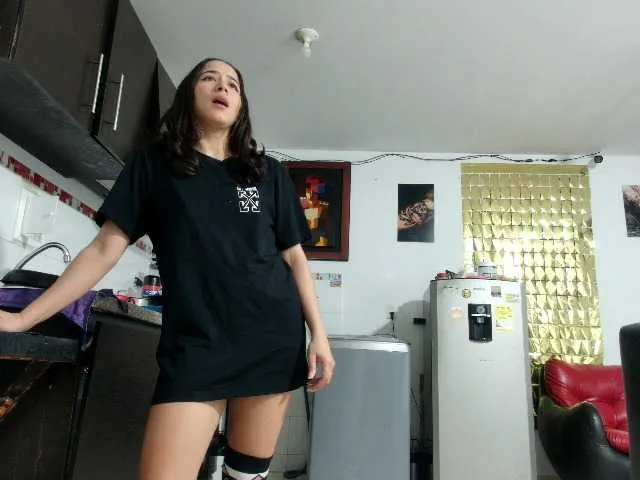 Live sex webcam photo for sophiacat4 #275681088