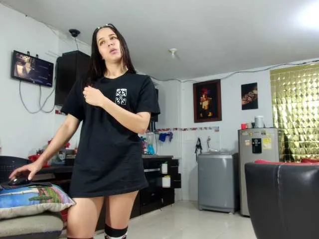 Live sex webcam photo for sophiacat4 #275838381