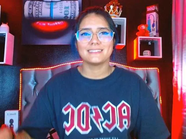 Live sex webcam photo for sophiagonzaa #272677480