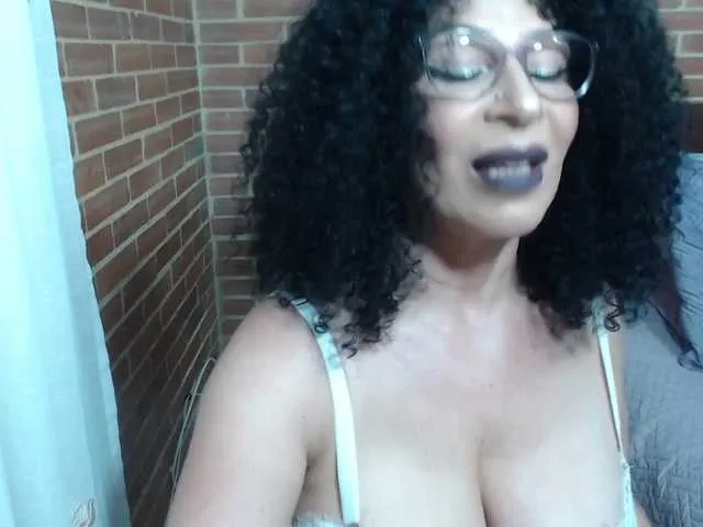 Live sex webcam photo for sophialxxx #287958328