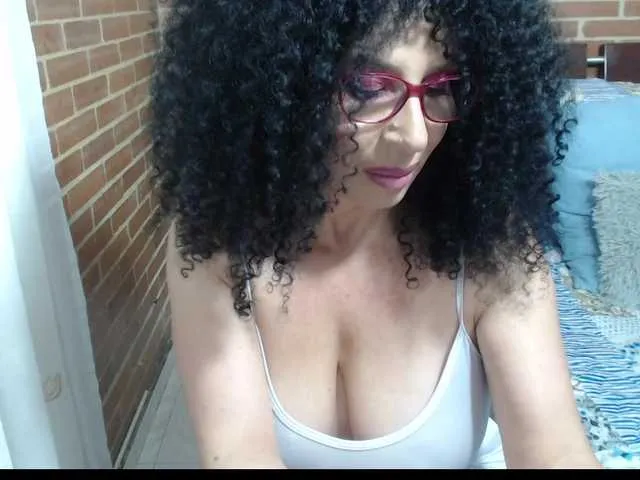 Live sex webcam photo for sophialxxx #287958396