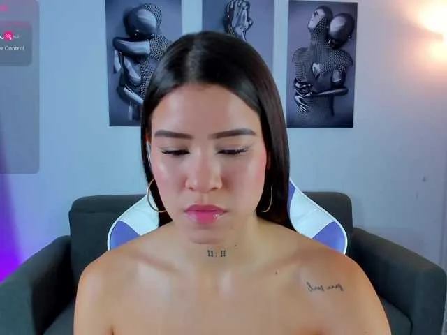 Live sex webcam photo for sophiawillians #290841166