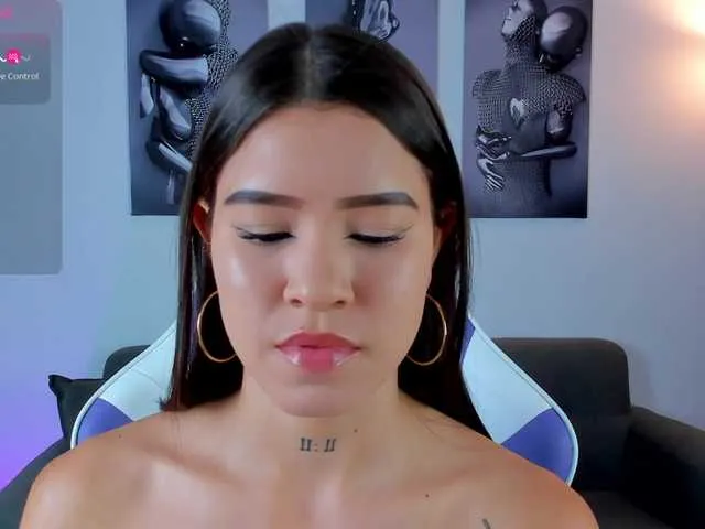 Live sex webcam photo for sophiawillians #290926322