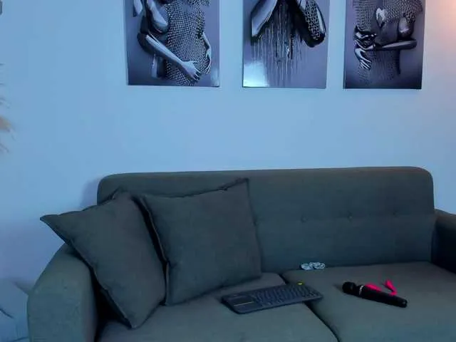 Live sex webcam photo for sophiawillians #291159487