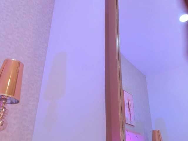 Live sex webcam photo for sophie-Smith1 #275974067