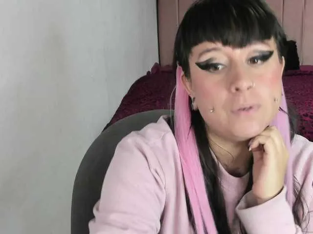 Live sex webcam photo for sophiecute8 #290337591