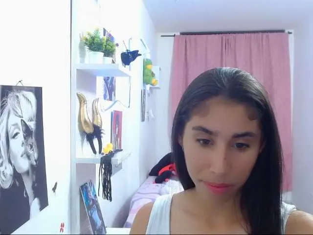 Live sex webcam photo for sophy-miller3 #278046044