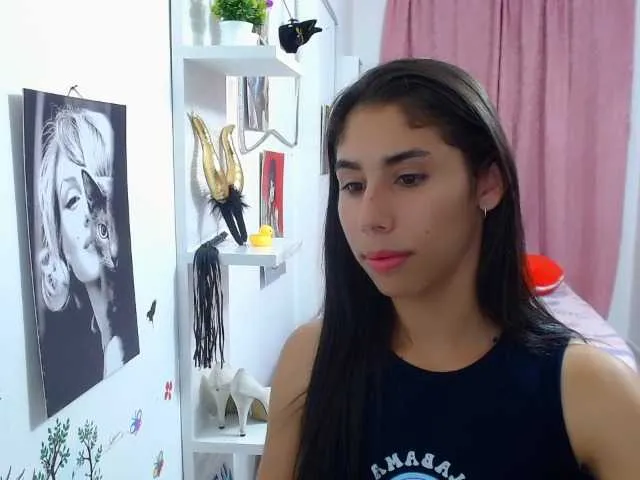 Live sex webcam photo for sophy-miller3 #278106256