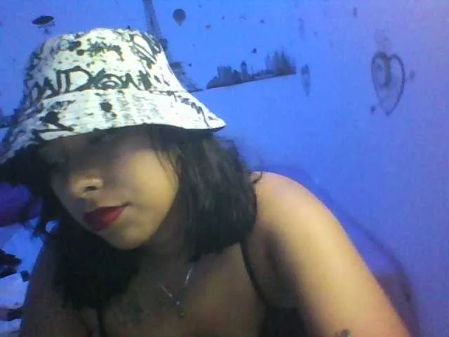 Live sex webcam photo for sophylove28 #274123590