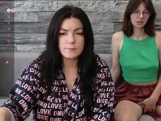 Live sex webcam photo for sosgirl1994 #292368095