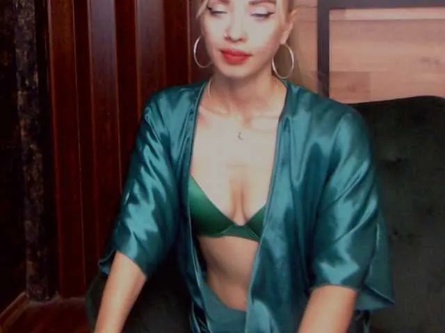 Live sex webcam photo for spicystarlet #293851128