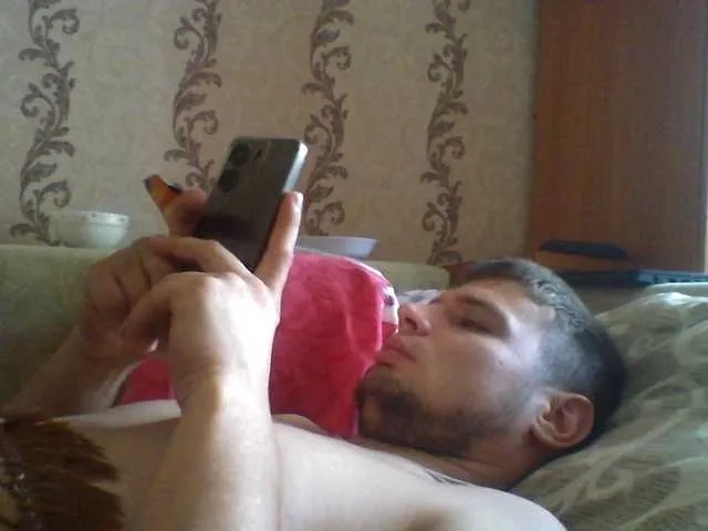 Live sex webcam photo for spidermen777 #288292053