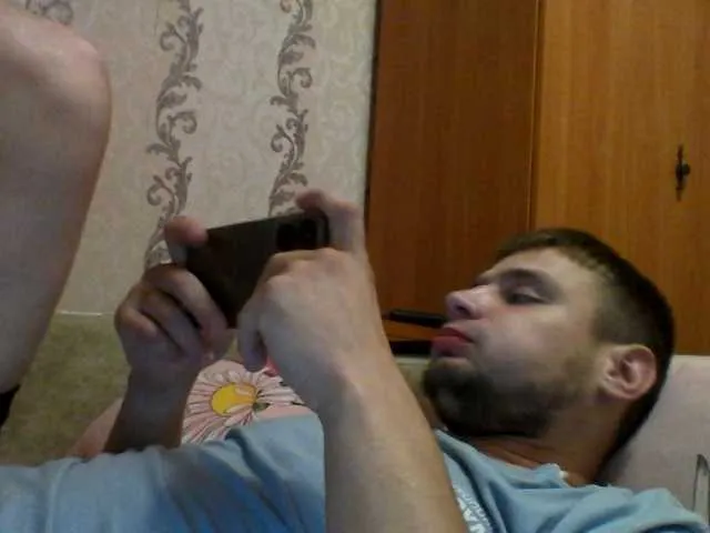 Live sex webcam photo for spidermen777 #288424545