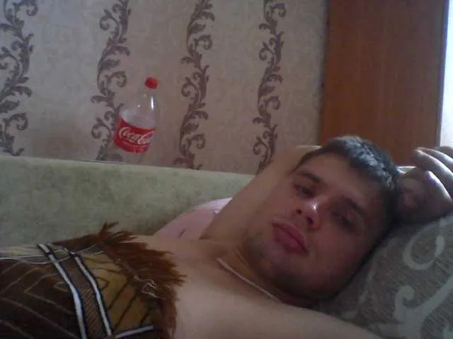 Live sex webcam photo for spidermen777 #288587592
