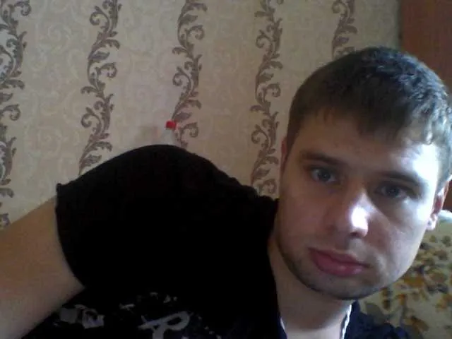 Live sex webcam photo for spidermen777 #289587019