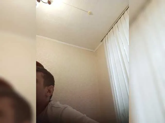 Live sex webcam photo for spidermen777 #290298688