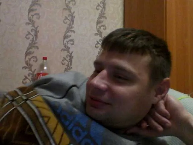 Live sex webcam photo for spidermen777 #290841566