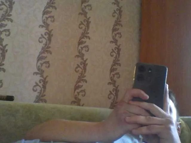 Live sex webcam photo for spidermen777 #290964833