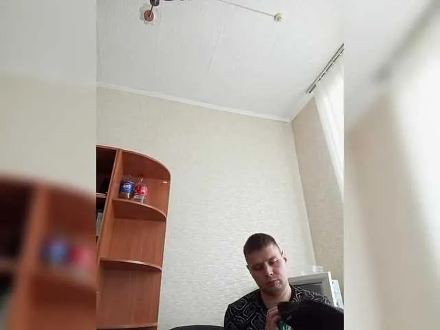 Live sex webcam photo for spidermen777 #291324737