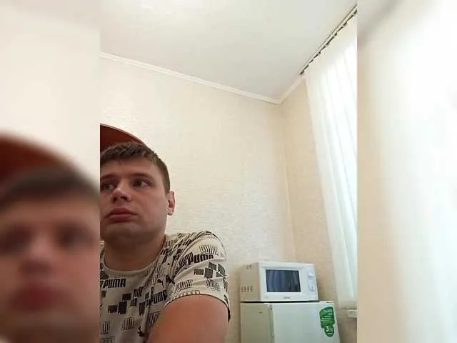Live sex webcam photo for spidermen777 #291416188