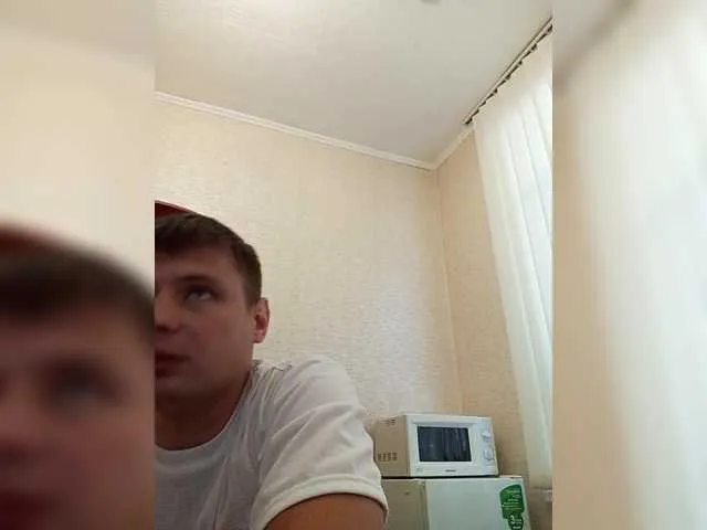 Live sex webcam photo for spidermen777 #291457217