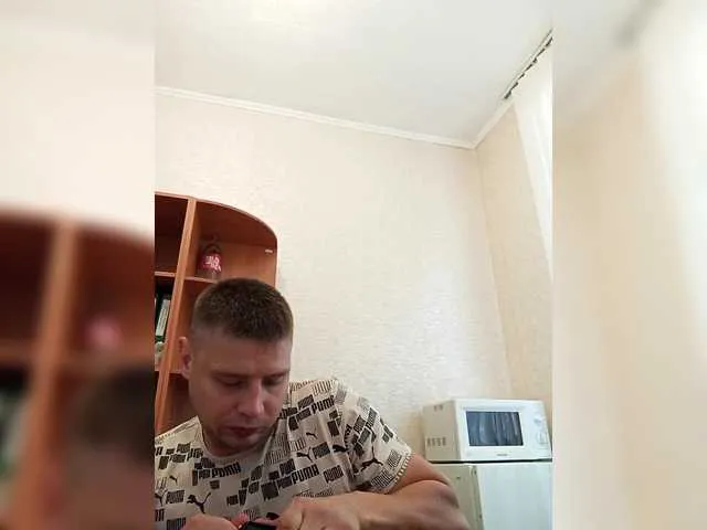 Live sex webcam photo for spidermen777 #291505096