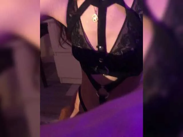 Live sex webcam photo for squirtpro #291559608