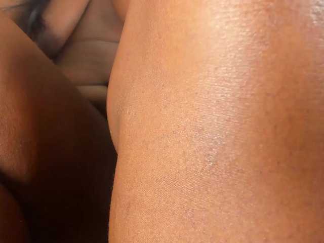 Live sex webcam photo for ssusy-ebony #276100501