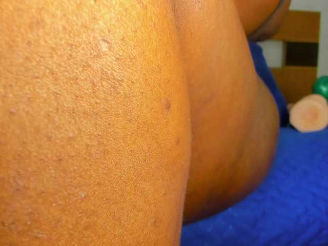 Live sex webcam photo for ssusy-ebony #277582029