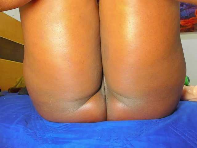 Live sex webcam photo for ssusy-ebony #288906148