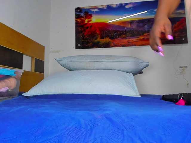 Live sex webcam photo for ssusy-ebony #290273307