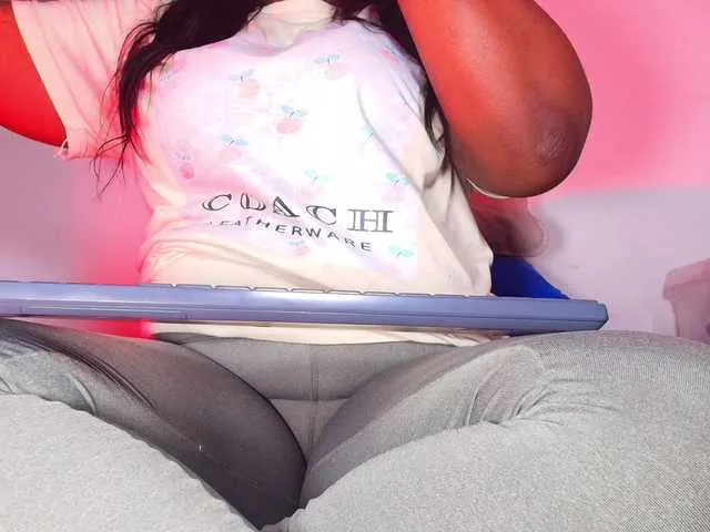 Live sex webcam photo for ssusy-ebony #291680580