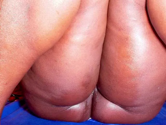 Live sex webcam photo for ssusy-ebony #292178128