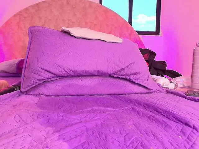 Live sex webcam photo for ssusy-ebony #292302548