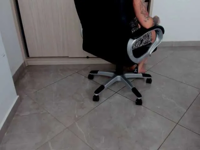 Live sex webcam photo for stanovleniye #291015799