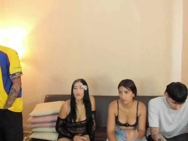 Live sex webcam photo for startlindagirlssome #293878708