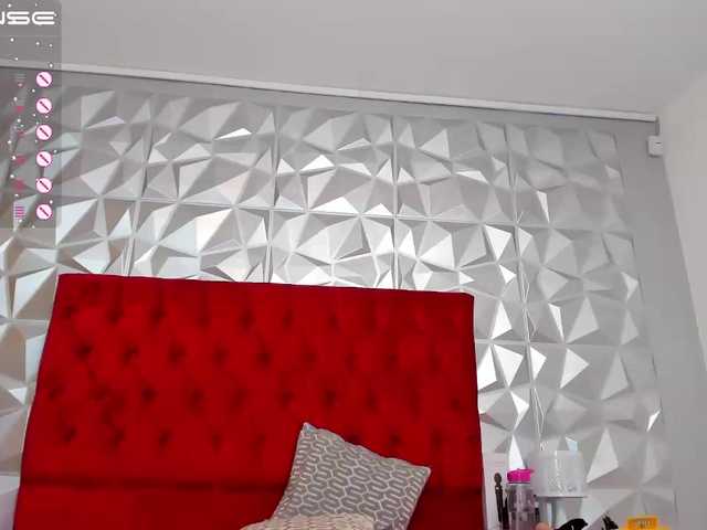 Live sex webcam photo for steacy-19 #276018322