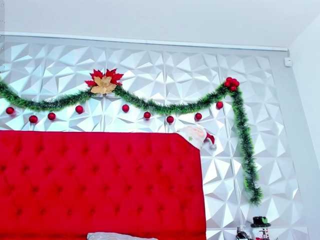 Live sex webcam photo for steacy-19 #276800699