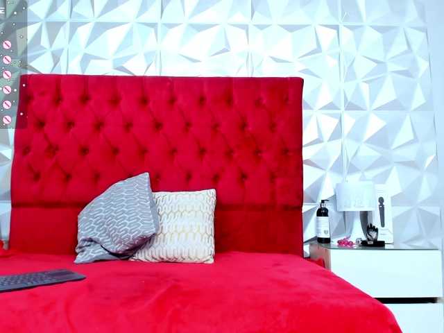 Live sex webcam photo for steacy-19 #277331224