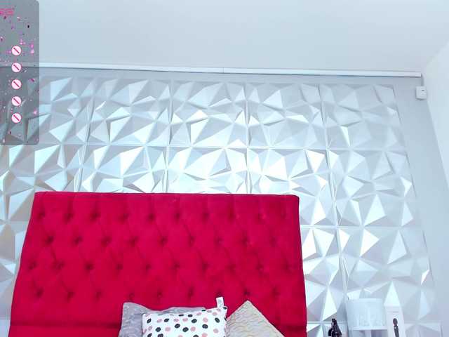 Live sex webcam photo for steacy-19 #277599946