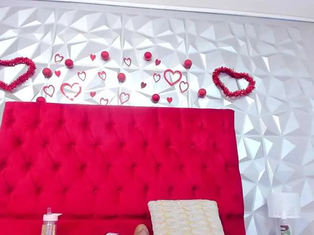 Live sex webcam photo for steacy-19 #290541662