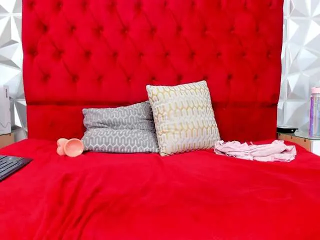 Live sex webcam photo for steacy-19 #291019561