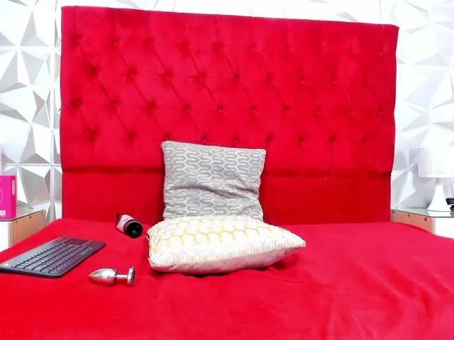 Live sex webcam photo for steacy-19 #291499643