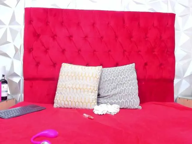 Live sex webcam photo for steacy-19 #291788855